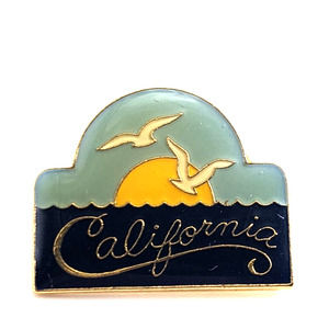 VTG California Ocean Flying Seagulls Birds Sun Enamel Pin Souvenir GCI Taiwan